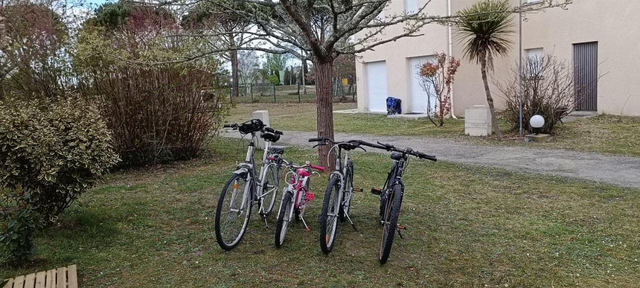 Villa dans résidence privée au bord du lac d'Hourtin port Extérieur photo